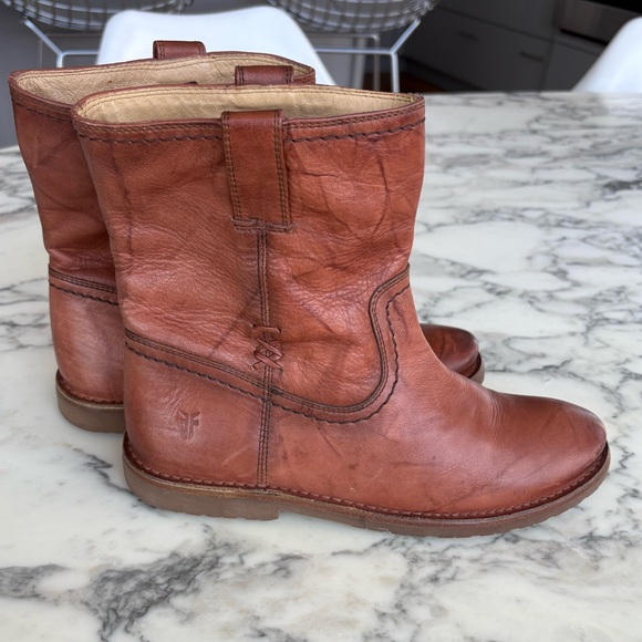 Frye boots 7.5 - Picture 1 of 9